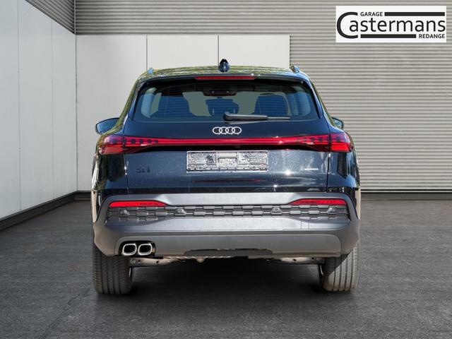 Audi / Q5 / Schwarz / / / QUATTRO+NAVI+KAMERA+AHK+PANO+SHZ+PDC+ACC