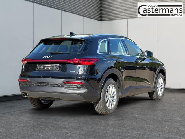 Audi / Q5 / Schwarz / / / QUATTRO+NAVI+KAMERA+AHK+PANO+SHZ+PDC+ACC
