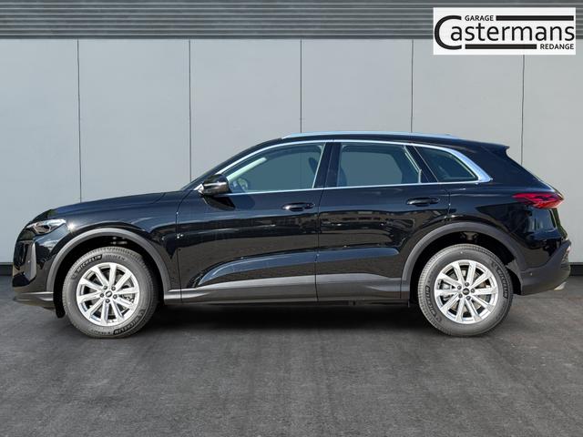 Audi / Q5 / Schwarz / / / QUATTRO+NAVI+KAMERA+AHK+PANO+SHZ+PDC+ACC