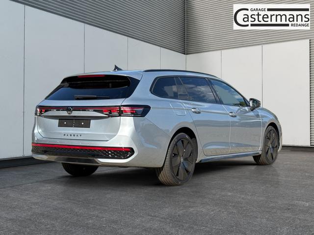 Volkswagen / Passat Variant / Silber / / / LEDER+PANO+AHK+MATRIX+eHK+360 KAM+NAVI+HUD, Beispielbilder, ggf. teilweise mit Sonderausstattung