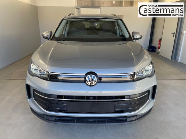 Volkswagen / Tiguan / Silber / / / 150PS DSG IQ.Light