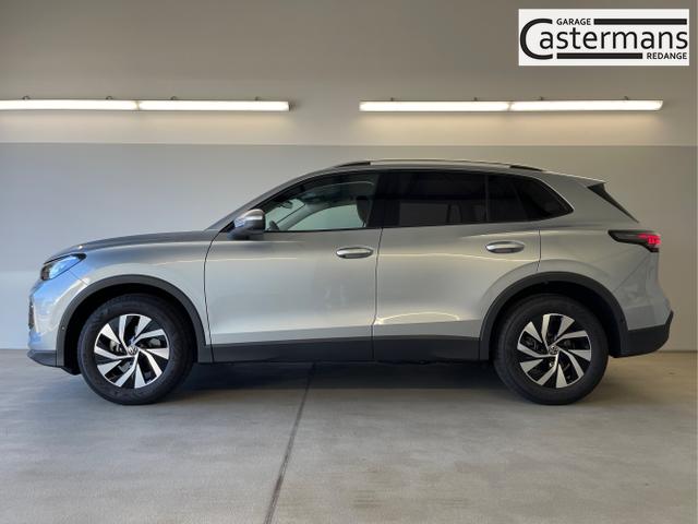 Volkswagen / Tiguan / Silber / / / 150PS DSG IQ.Light