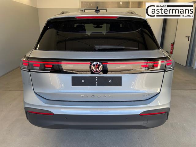 Volkswagen / Tiguan / Silber / / / 150PS DSG IQ.Light
