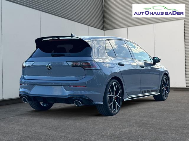 Volkswagen / Golf / Grau / / / PANO+MATRIX+HUD+HARMAN+NAVI+360 KAMERA+19 LM