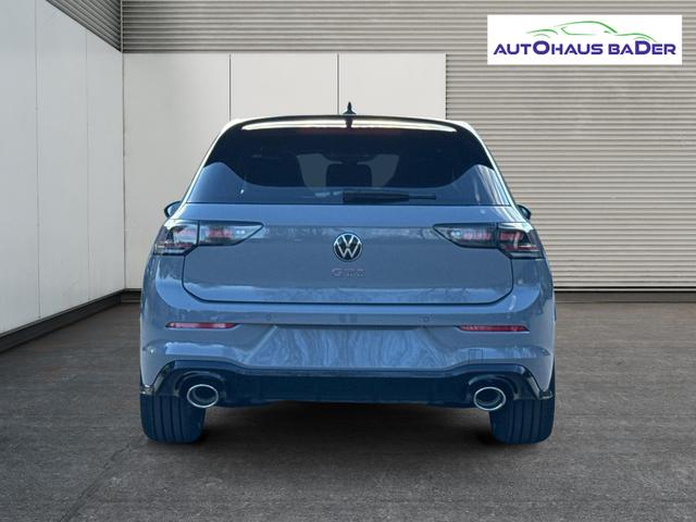 Volkswagen / Golf / Grau / / / PANO+MATRIX+HUD+HARMAN+NAVI+360 KAMERA+19 LM
