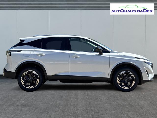 Nissan / Qashqai / Wei&szlig; / / / EL. HECKKL+HEAD-UP+KAMERA+ACC+PDC+SHZ+LED , Beispielbilder, ggf. teilweise mit Sonderausstattung