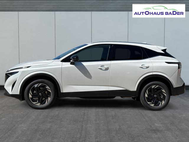 Nissan / Qashqai / Wei&szlig; / / / EL. HECKKL+HEAD-UP+KAMERA+ACC+PDC+SHZ+LED , Beispielbilder, ggf. teilweise mit Sonderausstattung