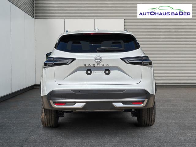 Nissan / Qashqai / Wei&szlig; / / / EL. HECKKL+HEAD-UP+KAMERA+ACC+PDC+SHZ+LED , Beispielbilder, ggf. teilweise mit Sonderausstattung