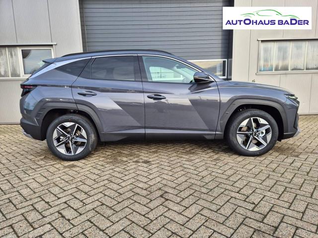 Hyundai TUCSON Trend 1.6 T-GDI 150PS Automatik TZ 2026 Teil-Leder Sitzheizung v+h Lenkradheizung Klimaautomatik Navi Touchscreen DAB+ Apple CarPlay + Android Auto PDC R&uuml;ckf.-Kamera Matrix-LED-Scheinw. 