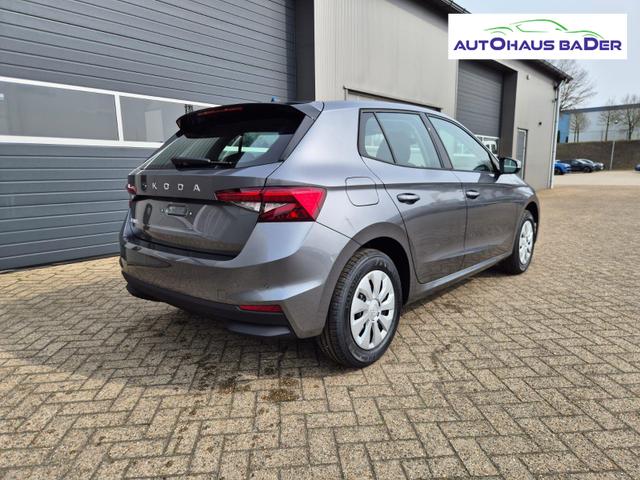 Skoda Fabia 1.0 TSI 95PS Selection 5-t&uuml;rig R&uuml;ckf.Kamera Parksensoren Sitzheizung Multifunktionslenkrad Klima Skoda-Radio Bluetooth Touchscreen Tempomat Nebelsch. Apple CarPlay + Android Auto 