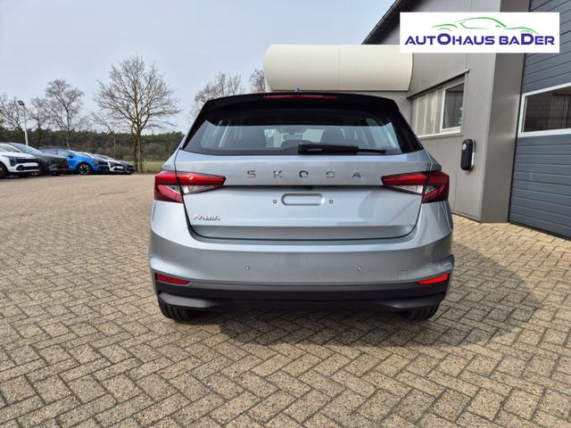 Skoda Fabia 1.0 TSI 95PS Selection 5-t&uuml;rig R&uuml;ckf.Kamera Parksensoren Sitzheizung Multifunktionslenkrad Klima Skoda-Radio Bluetooth Touchscreen Tempomat Nebelsch. Apple CarPlay + Android Auto 