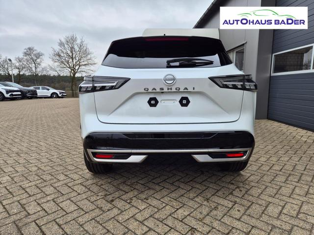 Nissan Qashqai 1.3 DIG-T MHEV 158 PS X-Tronic Tekna Premium Paket 20"LM Teil-Leder PanoGlasdach Klimaautomatik Sitzheizung Lenkradheizung Navi Head-Up Display elektr. Heckklappe ACC PDC v+h 360&deg;Kamera DAB Bluetooth Touchscreen Apple CarPlay Android Auto 