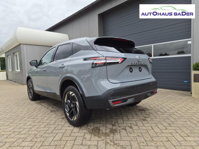 Nissan Qashqai 1.3 DIG-T MHEV 158 PS X-Tronic N-Connecta Teil-Leder PanoGlasdach Klimaautomatik Sitzheizung Lenkradheizung Navi ACC PDC v+h 360&deg;Kamera DAB Bluetooth Touchscreen Apple CarPlay Android Auto 18"LM 