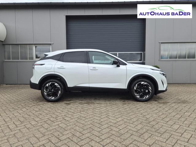 Nissan Qashqai 1.3 DIG-T MHEV 158 PS X-Tronic N-Connecta Teil-Leder PanoGlasdach Klimaautomatik Sitzheizung Lenkradheizung Navi ACC PDC v+h 360&deg;Kamera DAB Bluetooth Touchscreen Apple CarPlay Android Auto 18"LM 