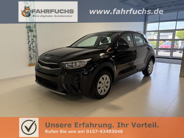 Kia Stonic - Silver 1,2 DPI 57 kW (79 PS) Klimaanlage, Radio, DAB, Android Auto, Apple CarPlay, Touchscreen, Navigationssystem, Freisprecheinrichtung, Bluetooth, LED-Tagfahrlicht, Einparkhilfe hinten, R&uuml;ckfahrkamera, Tempolimitassistent, uvm.