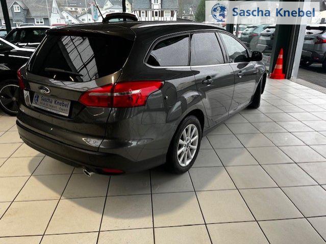 Focus Turnier 2.0 Duratorq TDCi Titanium 8-fach bereift 