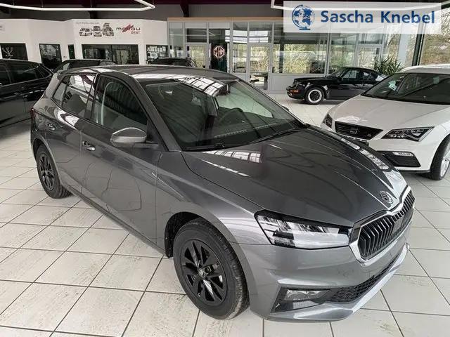 Beispielbilder, ggf. teilweise mit Sonderausstattung