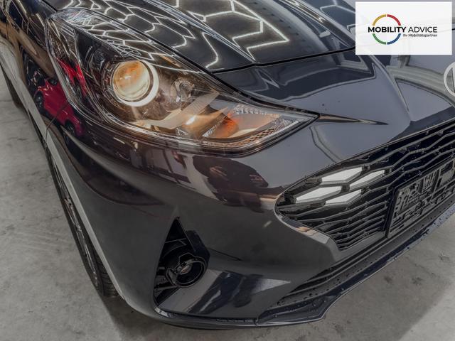 Hyundai i10 PREMIUM AUT SHZ KLIMAAUTOMATIK AMBIENTE ALU RFK PDC NAVI 