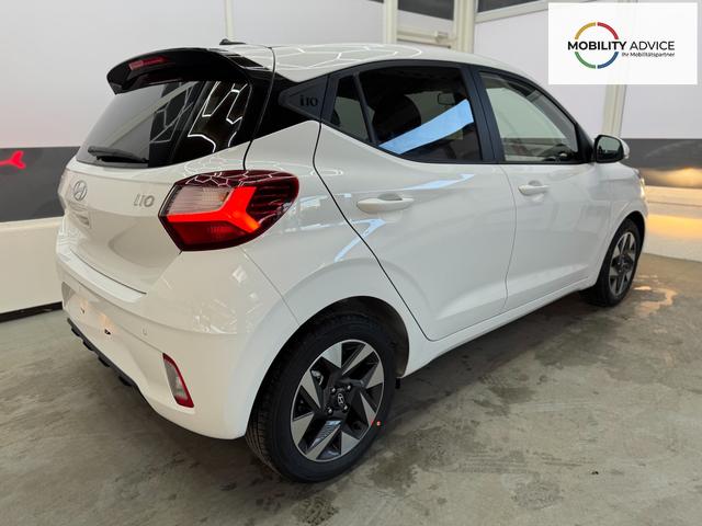 Hyundai i10 PREMIUM AUT SHZ KLIMAAUTOMATIK AMBIENTE ALU RFK PDC NAVI 