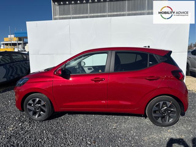 Hyundai / i10 / Rot / / / AUT SHZ KLIMAAUTOMATIK AMBIENTE ALU RFK PDC NAVI 