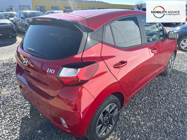 Hyundai / i10 / Rot / / / AUT SHZ KLIMAAUTOMATIK AMBIENTE ALU RFK PDC NAVI 