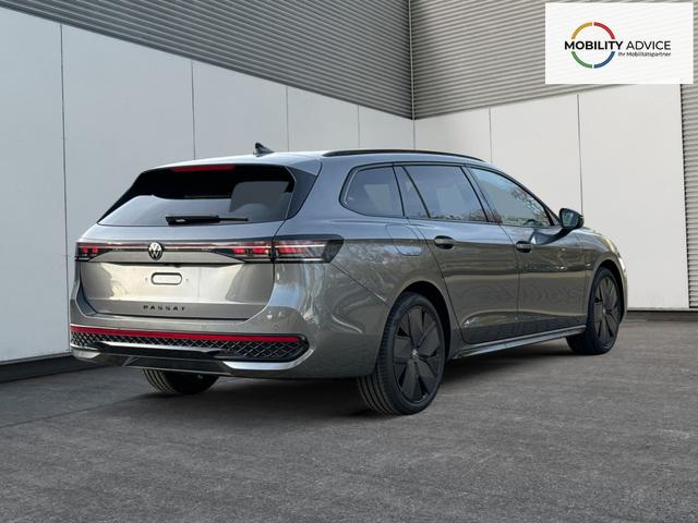 Volkswagen / Passat Variant / Grau / / / AHK+PANO+NAVI+Head-UP+Matrix-LED+ACC