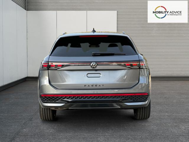 Volkswagen / Passat Variant / Grau / / / AHK+PANO+NAVI+Head-UP+Matrix-LED+ACC