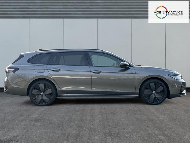 Volkswagen / Passat Variant / Grau / / / AHK+PANO+NAVI+Head-UP+Matrix-LED+ACC