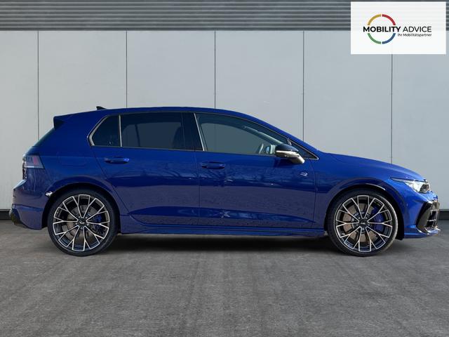 Volkswagen / Golf / / / / 4x4+PANO+MATRIX+HUD+HARMAN+NAVI+360 KAMERA+19 LM