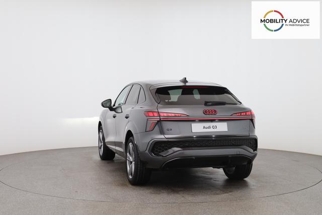 Audi Q3 Sportback Basis 2.0 TFSI quattro (Allrad) 204PS S-Tronic (Automatik), 17" Alufelgen, Elektr. Heckklappe, MMI Navigation plus, Sitzheizung, 3-Zonen-Klimaautomatik, Parksensoren vorn/hinten, M-Lederlenkrad, Tempomat, Virtual Cockpit 