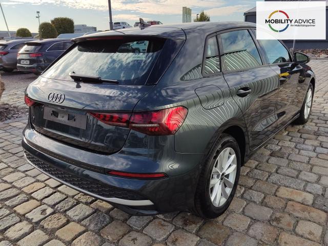 Audi / A3 Sportback / Grau / / / 