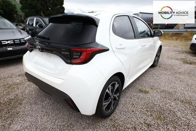 Toyota Yaris LED DigiC Privacy ACC Kam 16"LM CarPlay 