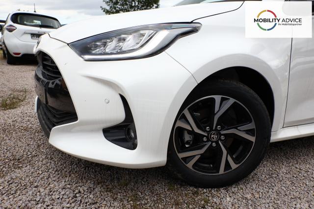 Toyota Yaris LED DigiC Privacy ACC Kam 16"LM CarPlay 