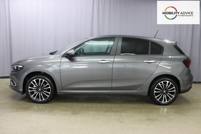 Tipo 5-T&uuml;rer MY22 TIPO 5-T&uuml;rer City Life 1.0 74kW (100PS)695 - Colosseo Grau 645 - Stoff Schwarz "316 R&uuml;ckfahrkamera mit dynamischen F&uuml;hrungslinien 3A4 Sicherheits-Plus-Paket 3A5 Convenience Plus-Paket 3B4 Style-Paket 452 Sitzheizung vorn 5DR Colosseo Grau ja laut RE 21.10 fb 7QC Uconnect&trade; NAV Navigationssystem und digitalem Audioempfang DAB+"