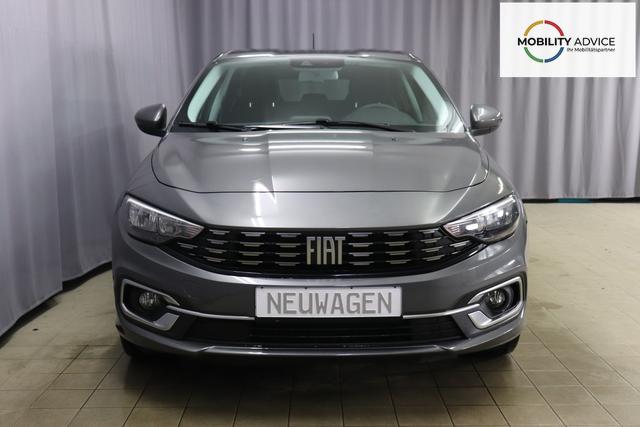 Tipo 5-T&uuml;rer MY22 TIPO 5-T&uuml;rer City Life 1.0 74kW (100PS)695 - Colosseo Grau 645 - Stoff Schwarz "316 R&uuml;ckfahrkamera mit dynamischen F&uuml;hrungslinien 3A4 Sicherheits-Plus-Paket 3A5 Convenience Plus-Paket 3B4 Style-Paket 452 Sitzheizung vorn 5DR Colosseo Grau ja laut RE 21.10 fb 7QC Uconnect&trade; NAV Navigationssystem und digitalem Audioempfang DAB+"