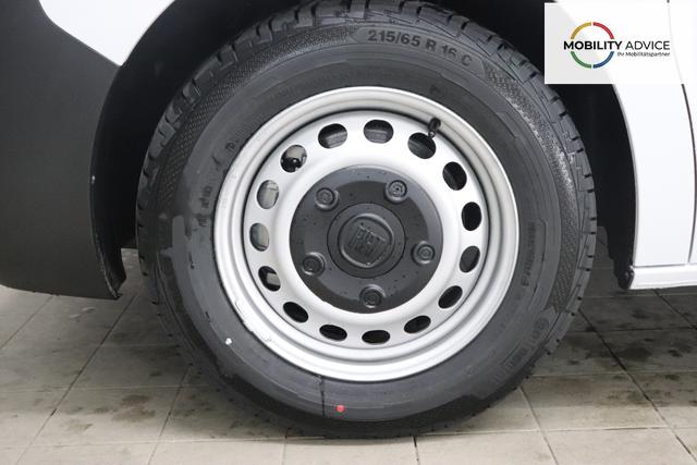 Fiat Scudo L3 2.0 145PS MT 549 - WEISS 969 - Standard Sitze "980 vollwertiges Ersatzrad 9A1 Pack Visibility Schweibenwischer mit Regensensor Elektrische und beheizbare Au&szlig;enspiegel, anklappbar Nebelscheinwerfer Serie: 516 Heckfl&uuml;gelt&uuml;ren 450 H&ouml;henverstellbarer Fahrersitz 056 Berganfahrhilfe 149 Trennwand ohne Fenster 025 Klimaanlage"