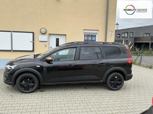 EU Neuwagen, Reimport Dacia Jogger schwarz, seitlich abgebildet., Beispielbilder, ggf. teilweise mit Sonderausstattung