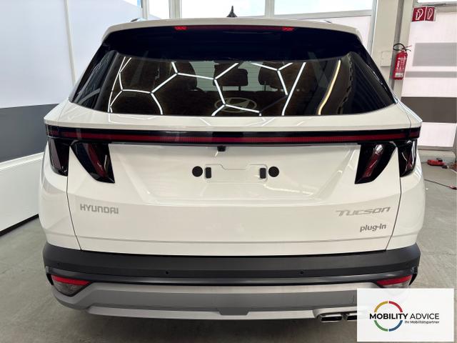 Hyundai / TUCSON / Wei&szlig; / / / PANO SHZ v+h 18 ALU