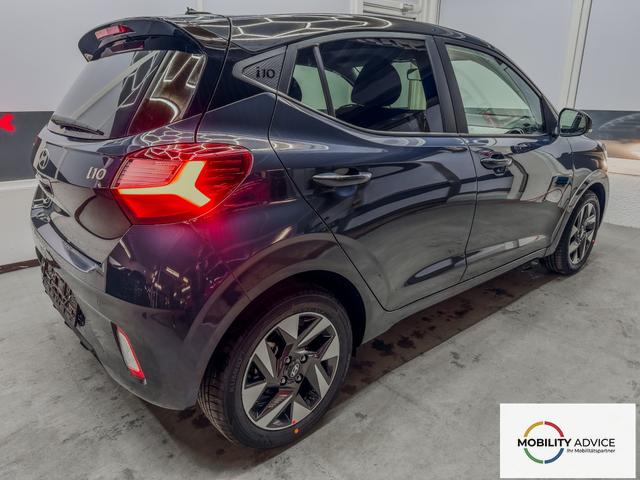 Hyundai i10 PREMIUM AUT SHZ KLIMAAUTOMATIK AMBIENTE ALU RFK PDC NAVI 