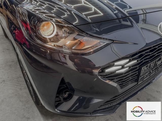 Hyundai i10 PREMIUM AUT SHZ KLIMAAUTOMATIK AMBIENTE ALU RFK PDC NAVI 