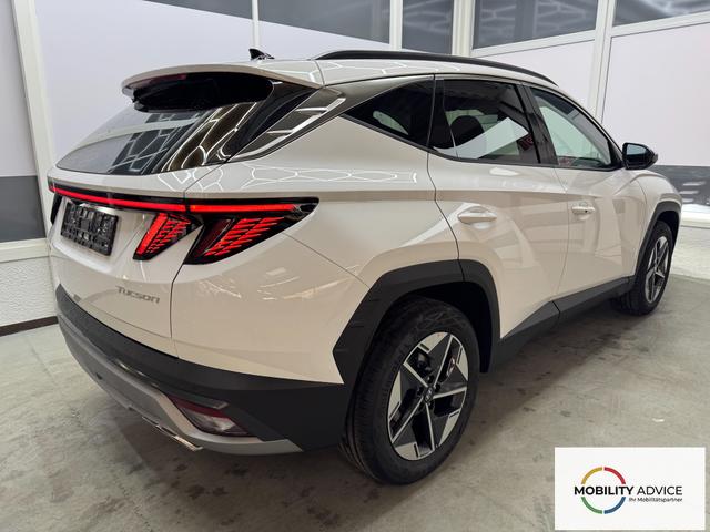 Hyundai TUCSON STYLE AUT ACC 18ALU KLIMAAUTOMATIK TOTWINKEL NAVI SHZ RFK PDC 