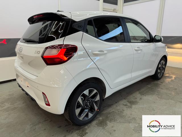 Hyundai i10 PREMIUM AUT SHZ KLIMAAUTOMATIK AMBIENTE ALU RFK PDC NAVI 