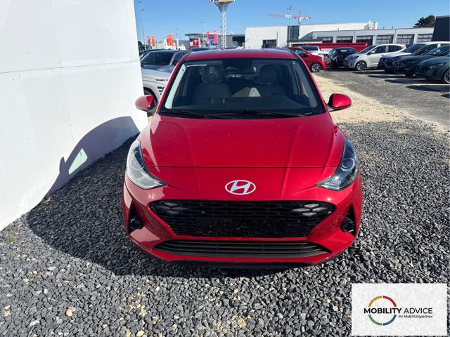Hyundai / i10 / Rot / / / AUT SHZ KLIMAAUTOMATIK AMBIENTE ALU RFK PDC NAVI 