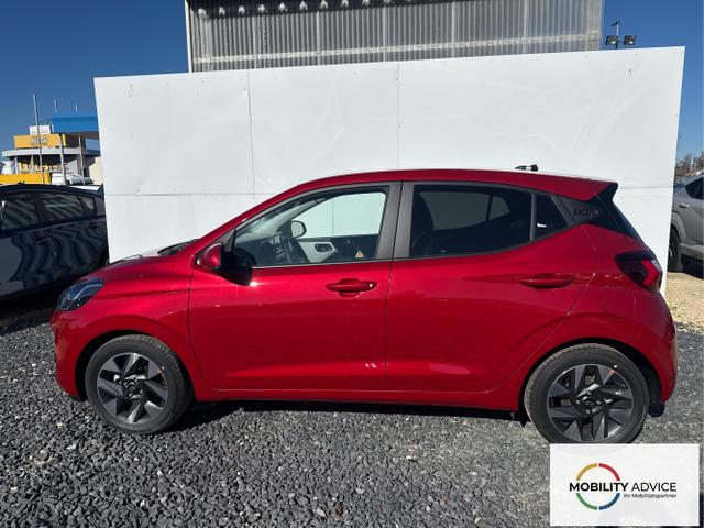 Hyundai / i10 / Rot / / / AUT SHZ KLIMAAUTOMATIK AMBIENTE ALU RFK PDC NAVI 