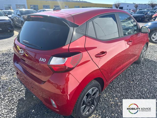 Hyundai / i10 / Rot / / / AUT SHZ KLIMAAUTOMATIK AMBIENTE ALU RFK PDC NAVI 
