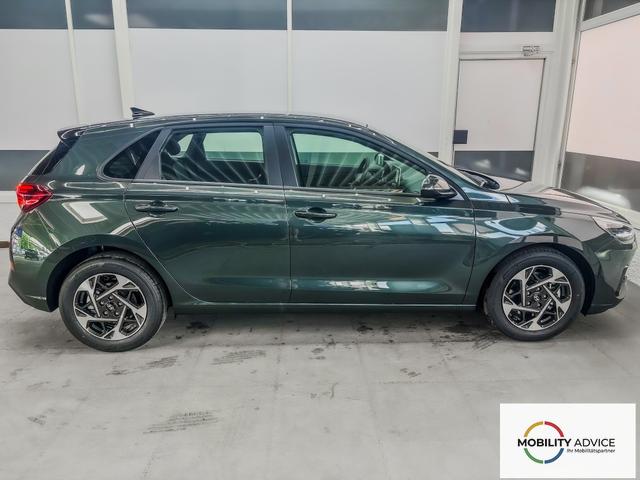 Hyundai i30 STYLE DCT NAVI WP ALU LED RFK PDC 