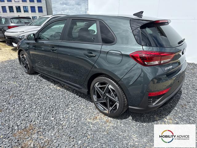 Hyundai / i30 / Grau / / / 