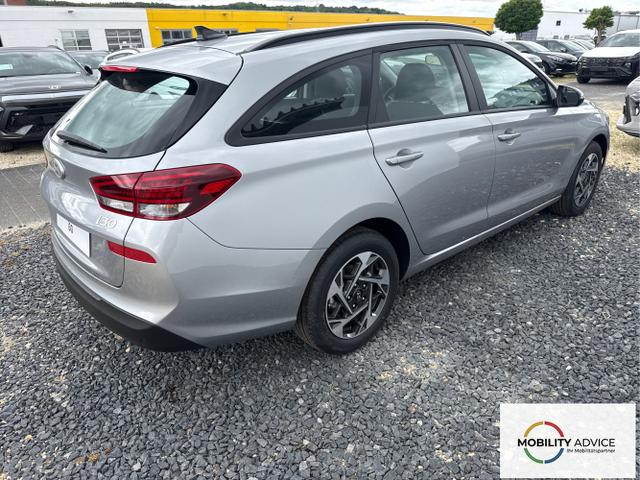 Hyundai / i30 / Grau / / / 