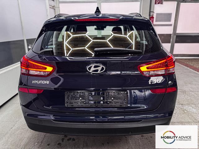 Hyundai i30 Kombi STYLE NAVI RFK SHZ PDC ALU 