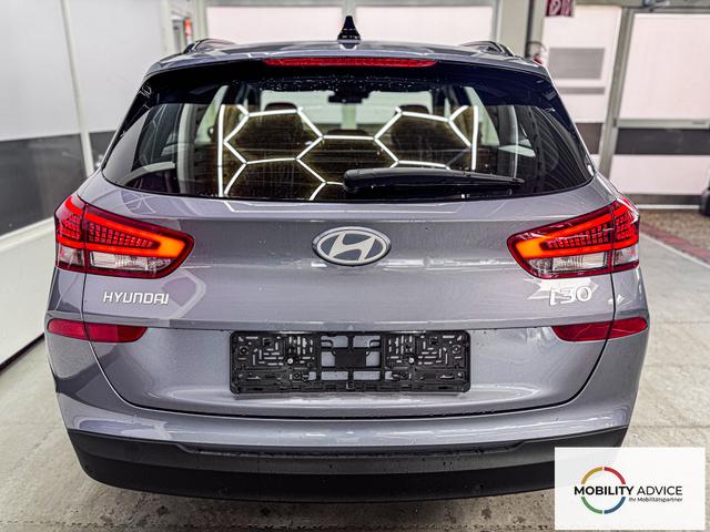 Hyundai i30 Kombi STYLE DCT NAVI RFK SHZ PDC ALU 